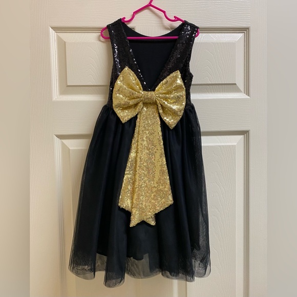 Toddler Girl Sequin Dress. Size 5T - Picture 4 of 13